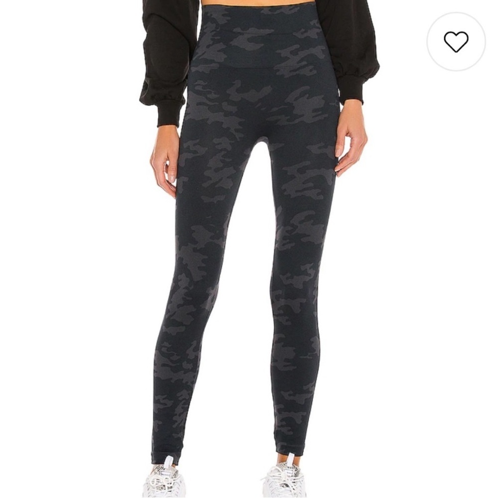 Spanx Look At Me Now Camo Leggings Size Small